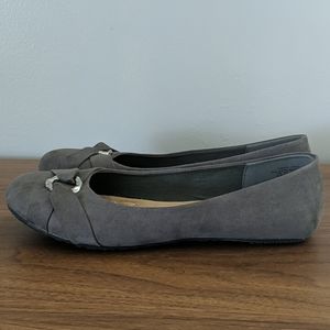 Simply Styled Gray Flats